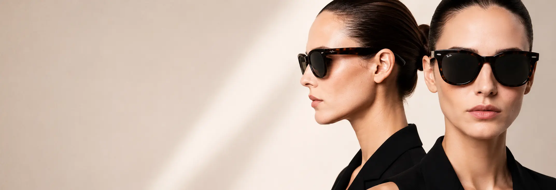 Modelo usando lentes de sol estilo Wayfarer en slider editorial para tienda online