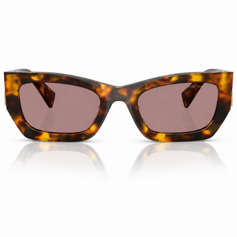 Lentes de sol Miu Miu en vista frontal, con montura carey, cristales rosados y diseño rectangular sobre fondo blanco.