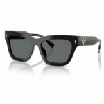 Lentes de sol Tory Burch negros estilo cat eye en vista principal, con montura gruesa, cristales oscuros y logo dorado en la patilla sobre fondo blanco.